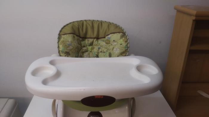 Baby booster seat