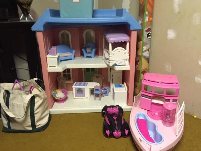 Barbie house and furniture