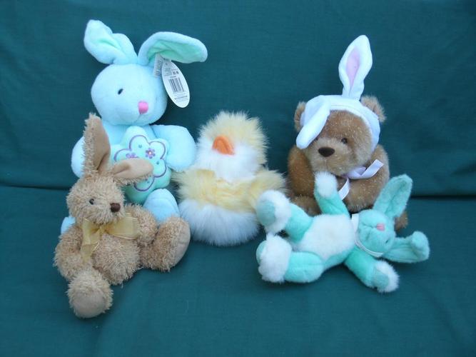 Easter Bunnies - Blue Bunny - Bunny w/ white Hat - Bendy - Baby Chicken