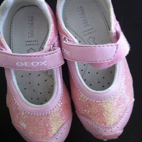 Geox size 7 toddler light up shoes