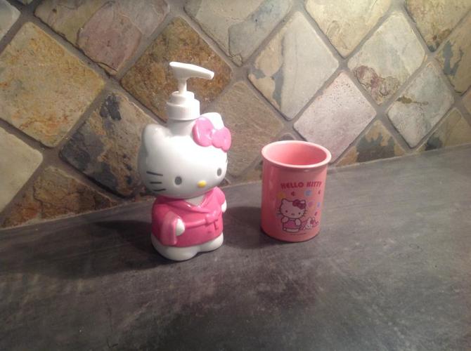 Hello kitty soap dispenser and mug