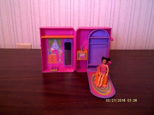 POLLY POCKET: WARDROBE CASE WITH DOLL - USED