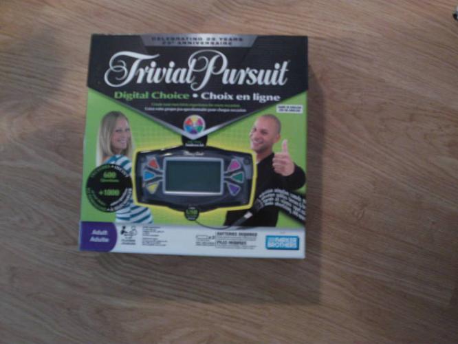 Trivial Pursuit ELECTRONIC game. Brand new! great xmas gift.