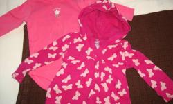 old navy long sleeve butterfly print shirt
gymboree long sleeve onsie
polk a dot sweater
12-18 months
from a clean smoke free home