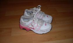 Shoes are in great condition, bought in June, so they were only worn a few months.
Pink/white Nike Shox NZ. Size 11 in great condition (paid $90 at Champs) ASKING $30
Blue/white Nike Shox Conundrum. Size 11 in awesome condition. (paid $90 at Foot locker)