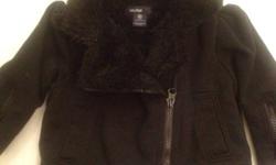 Beautiful black (faux) fur lined coat with zippers on both sleeves!
So adorable and excellent condition! Smoke free home!
This ad was posted with the Kijiji Classifieds app.