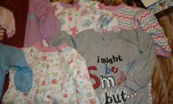 9 BABY GIRL SLEEPERS, IN GREAT CONDITION AND SMOKE FREE HOME. SIZES 24 MTHS. SOME ONLY WORE ONCE.
ALL 9 FOR $12.