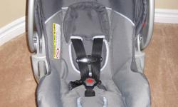 EZ Flex-Loc Infant Car Seat - Limestone
Item #: CC13797
Top rated fixed back infant car seat with EZ Flex-Loc stay in car base.
FEATURES
Top rated infant car seat
For weights between 5 and 22 pounds (2.2 and 10kg.) heights of 28.5 inches or less (72.4cm)