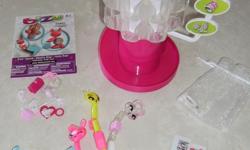 In excellent working condition. Can mix and match to make a bracelet just for you. Everything in the picture is for this price. Easy to use.
Posted with Used.ca app