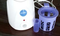 Babies r us bottle warmer. In excellent and clean condition. Asking $ 10. Located in Kensington.