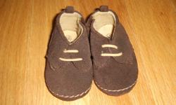 Children's Place Leather shoes
$2- size 0-6 months EUC
Brown sueded leather baby dress shoes
Instep opens with velcro for easy on/off
Delivery to Brantford can be arranged
**Please note my other ads and make me an offer**