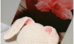 This is the most adorable bunny hat ever.
*new, handmade
*color: cream white and soft pink
*100% acrylic
*size: 17.5"circumference unstretched at the bottom (12months-36 months)
