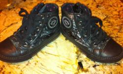 Geox Fashion Shoe Reg price $90 Selling for $55 Firm Size 9 1/2
Call: 780-748-0210 Home
Cell or text 780-215-2720                    Merina