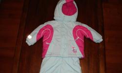 I have a girls size 12 months snow suit in excellent clean condition, and comes from a clean and smoke free home.  There are no rips or stains on it.
 
It comes with bib-style snow pants and a warm jacket with a removeable hood.  It is a very light