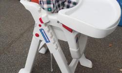 Highchair with adjustable height therefore can be used with the tray or at the dinner table without.
The straps have a little yellowing from time, but can be bleached. the rest is in good shape, no stains.
Stand folds together, and the chair portion comes