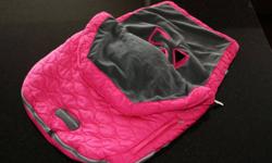 For sale is a fushia pink JJ Cole Bundle Me.
 
These are great for the cold winter months - we would not have wanted to be without it! It is the perfect item for your baby girl.
 
It is gently used, but in excellent condition.