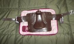 Beautiful horse saddle fit for the journey girl Persion or any other one. ( Brand new) also include brown with pink and burgundy blanket .
Asking only $10.00