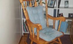 light wood rocking chair
asking 75$