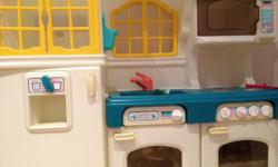 Play kitchen in good shape.
This ad was posted with the Kijiji Classifieds app.