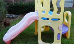 A great backyard climber that is the perfect jungle gym for toddlers! This rugged climber is built with our famous Little Tikes quality. Kids will love the sliding board, climbing platforms and places to crawl, climb and hide. Designed to promote healthy
