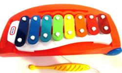 B10 Little Tikes Red Pull along Toy Tap-A-Tune Xylophone Piano with Rainbow Keys Includes Yellow Mallet
MANUFACTURER RECOMMENDS THIS TOY FOR ALL CHILDREN SIX MONTHS OF AGE AND UP.
It is like-new and barely used Very clean Works Perfect! Excellent