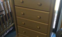 Beautiful 4 drawer dresser & matching change table hutch
(removable). These were purchased as a set about 4 years ago.
Retail for approx $349.99 a piece
Good Quality, and very heavy.
Bottom of hutch leg was repaired but its on bottom & completely hidden