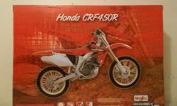 NEW Honda CRF450R Cast Metal MAISTO ASSEMBLY LINE MOTORCYCLES MODEL KIT 1/12 SCALE
Never used still in Original Box