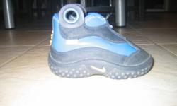 These Nike boy boots size 7 look very nice. Water Proof.
Please call me to arrange pick up 416-821-6851
Thanks,