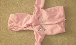 Girl's Osh Kosh hoodie. Size 6 mth.
 
See my other ads for more girl's clothes.