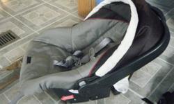Peg-perego infant  car seat with base black and grey $25 or best offer