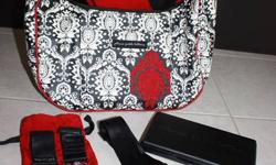 Used and in Excellent condition
Retails for 150+
Beautiful black and white design with red detailing
Comes with change pad(never used), wipes case, stroller clips and shoulder strap
More details from website:
Black/White Moroccan inspired medallions with