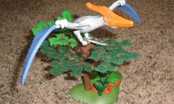 (Twin boys selling their toys to save up for new toys =)
Playmobil 4173 Pteranodon comes complete all accessories. (The silver fish isn't shown in the pictures but it is with the set).
Everything is in excellent condition. The set originally retailed for