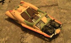 green bounty hunters ship with pop-out engines. Yellow racer ship with pop-in engines.