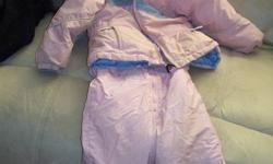 Girls 2 pc size 4 Columbia Snowsuit.  Would make a great daycare/school snowsuit as you can tell it has been worn.
 
Jacket is reversable.