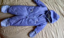 Cute Sears Baby snow suit with mittens and boots. (size 30) LB As seen on the pics!
grown out sale from my twin daughters. check my other ads!