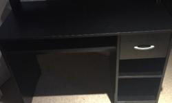 South Shore Freeport Desk in Black
There is some peeling on one side and on one corner but otherwise in great shape! Asking $30 OBO