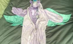 3T-4T
Full body costume. Great for dress up