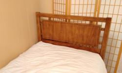 Mid-century Dixie Campaigner bed in excellent condition Ideal for youth/child's room. Purchased in mid-1970, one owner.
Solid wood headboard with brass trim, original finish and the original hardware.
Headboard for twin bed
42?wide Ã� 1.75?deep Ã� 41? tall